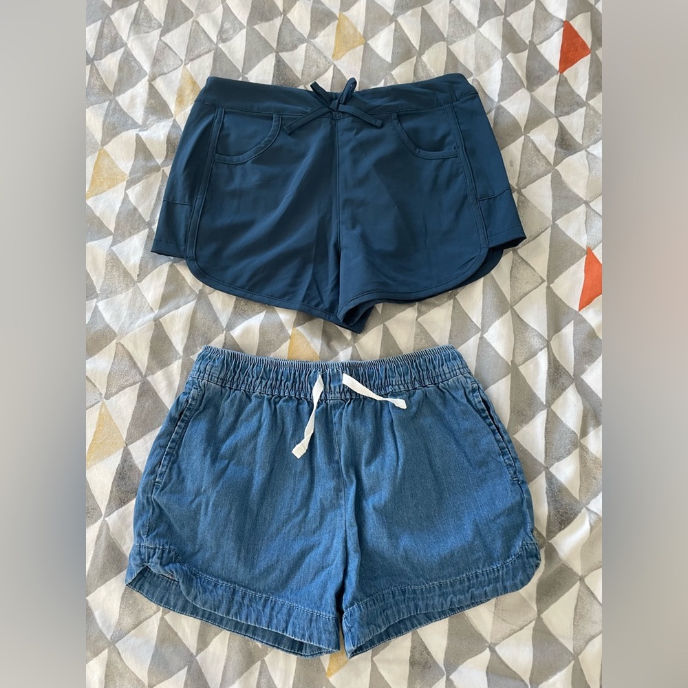 Lot of 2 girl’s size M shorts. 1 Magellan, 1 Carter’s denim shorts